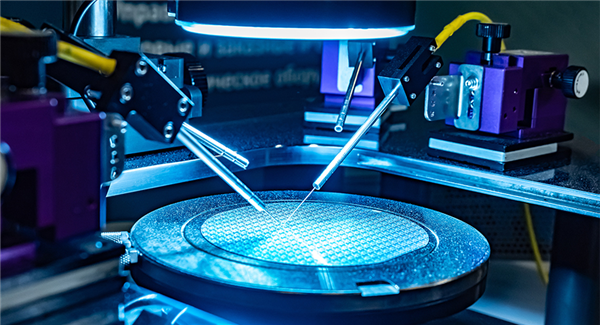 半导体工艺与测试中的温度控制设备:冷热台的功能与应用解析